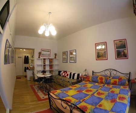 Pragues Rainbow Guest House Buitenkant foto