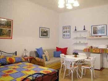 Pragues Rainbow Guest House Buitenkant foto